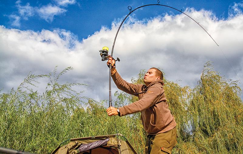 Scule pentru pescuit la distanta